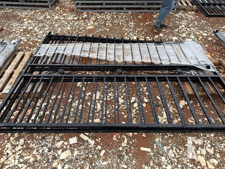 10ft-bi-parting-gates-image-1