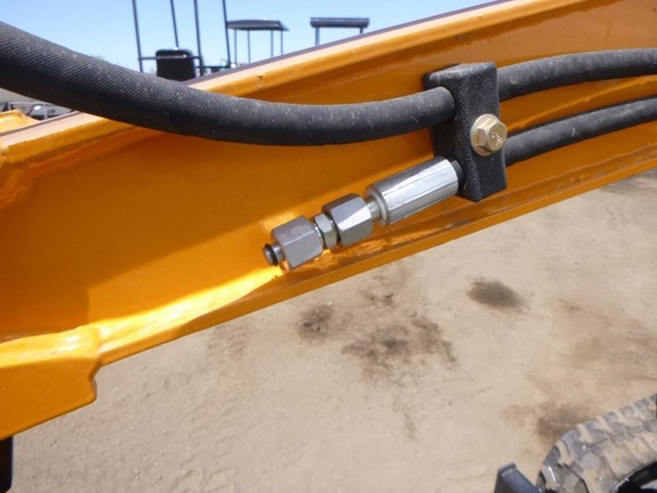 2025-vicsec-vc13j-hydraulic-excavator-image-14