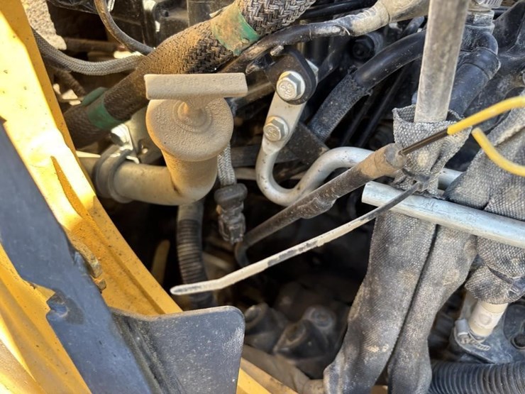 2020-deere-310l-ep-image-60