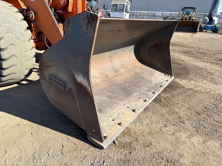 2013-doosan-dl300-3-image-10