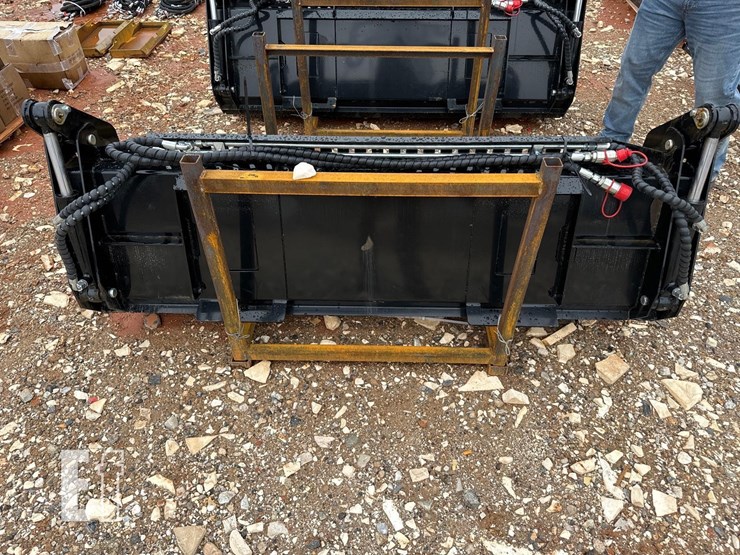 future-ft-kh72f-72in-skid-steer-4-in-1-bucket-image-2