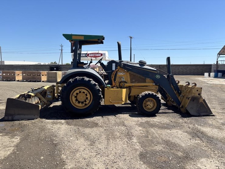 2014-deere-210k-image-7