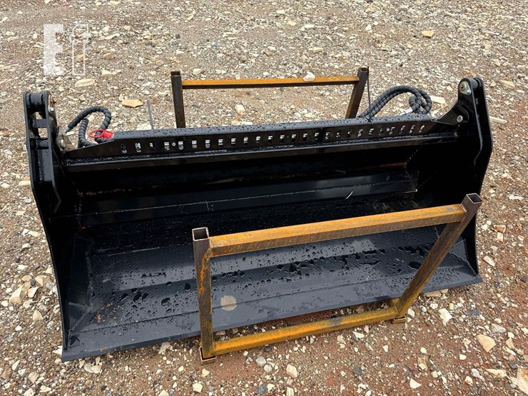 future-ft-kh72f-72in-skid-steer-4-in-1-bucket-image-1