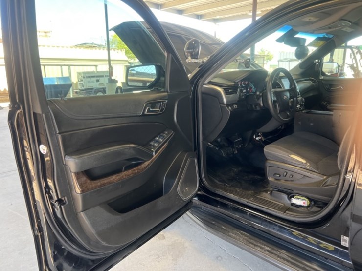 2018-chevrolet-tahoe-image-22