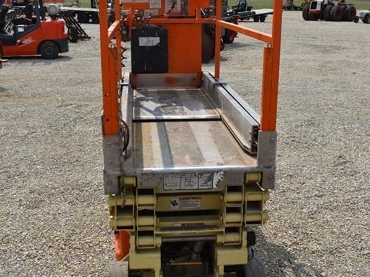 2014-jlg-1930es-image-6