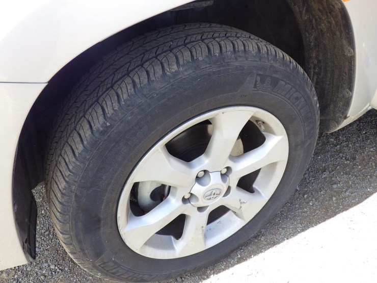 2014-toyota-rav4-image-13