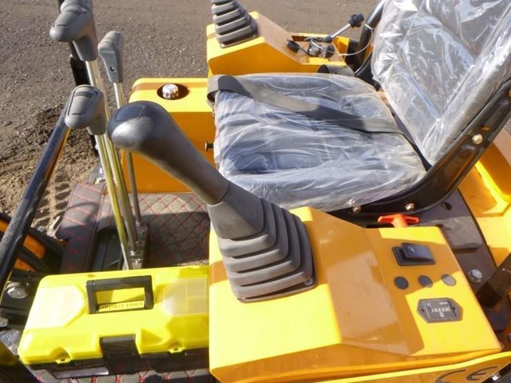 2025-vicsec-vc15-hydraulic-excavator-image-21