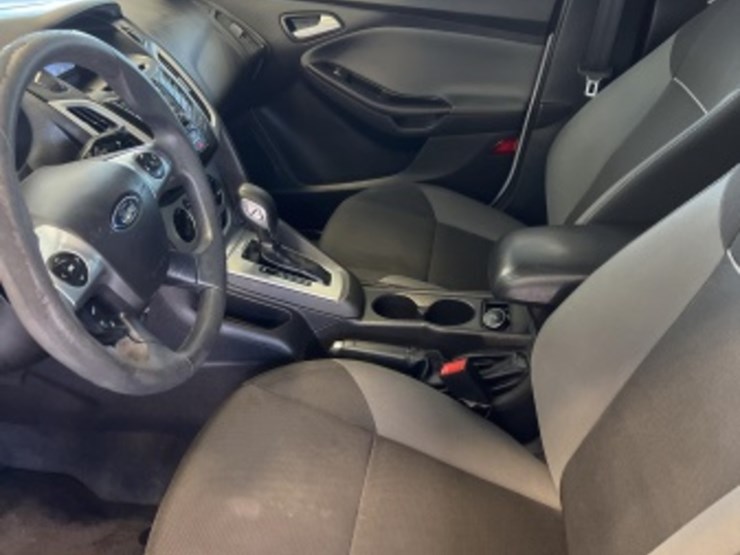 2014-ford-focus-se-sdn-image-19