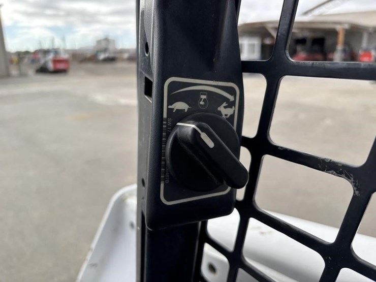 2018-bobcat-s550-image-25