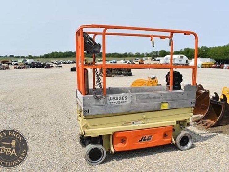 2014-jlg-1930es-image-4
