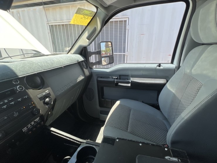 2016-ford-f550-image-25