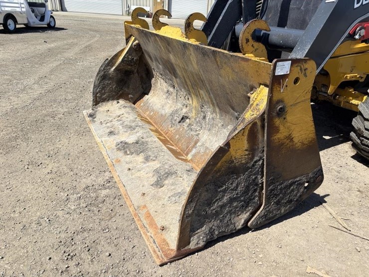 2021-deere-210l-image-9