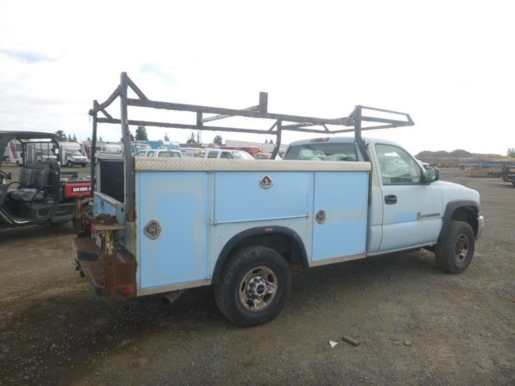 2004-gmc-2500-image-3