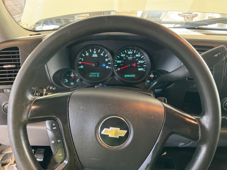 2012-chevrolet-silverado-1500-image-16