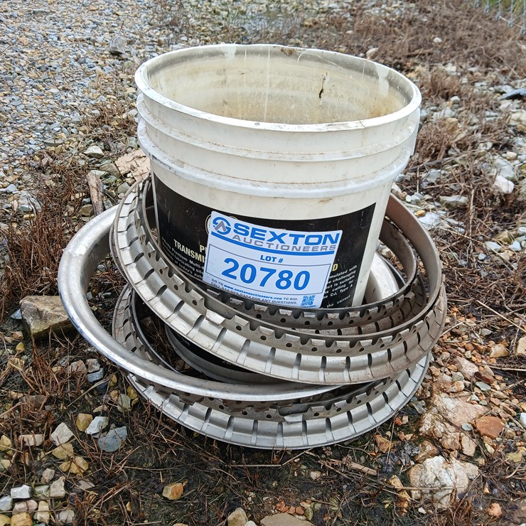 #20780 • 16" GMC Wheel Rings & Caps