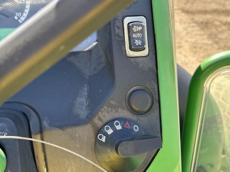 2018-john-deere-5075e-image-24