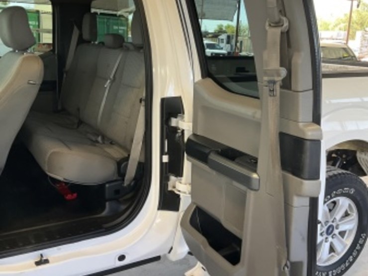 2016-ford-f150-image-23