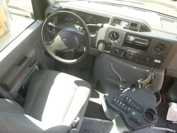 2009-ford-e450-image-14