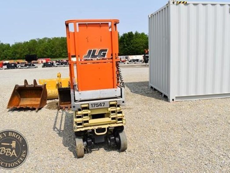 2014-jlg-1930es-image-11
