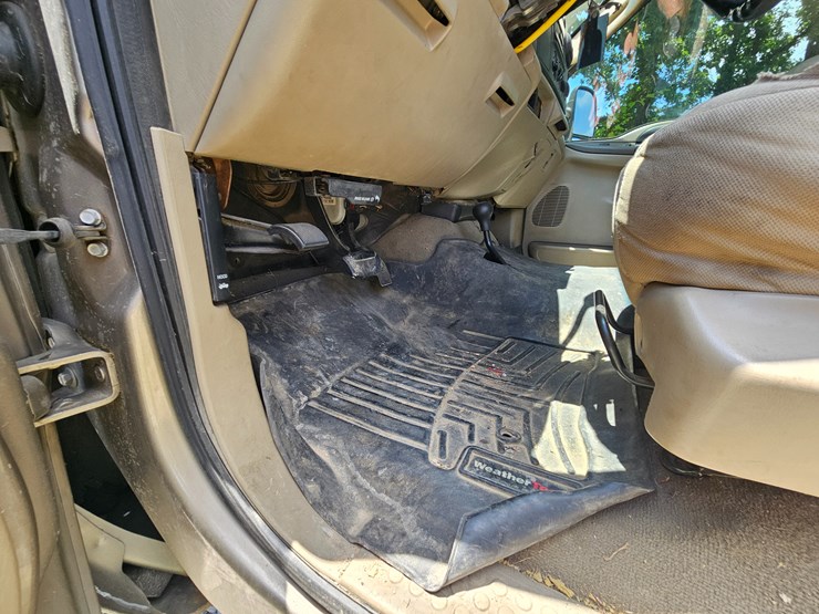 2006-ford-f350-image-32