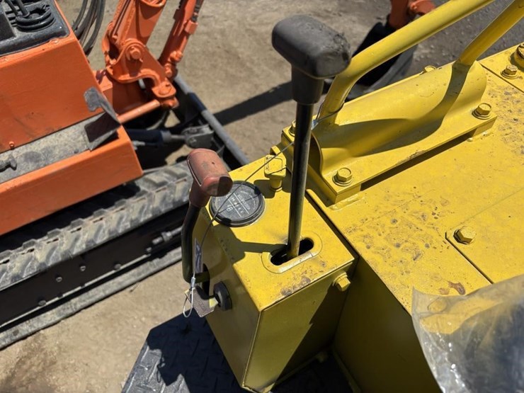 yanmar-yb01uz-hydraulic-excavator-image-19