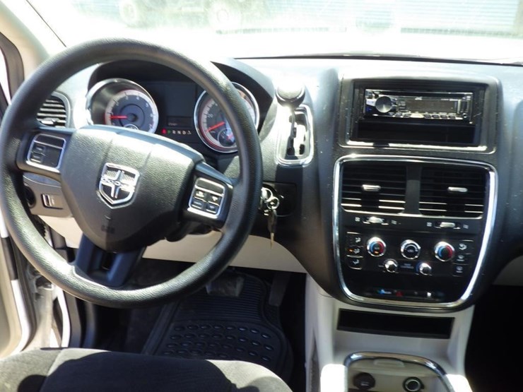2014-dodge-grand-caravan-image-9