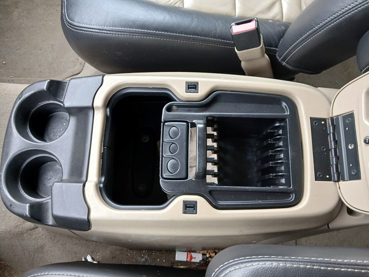 2005-ford-excursion-image-36