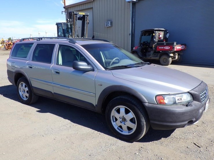 2004-volvo-xc70-image-2