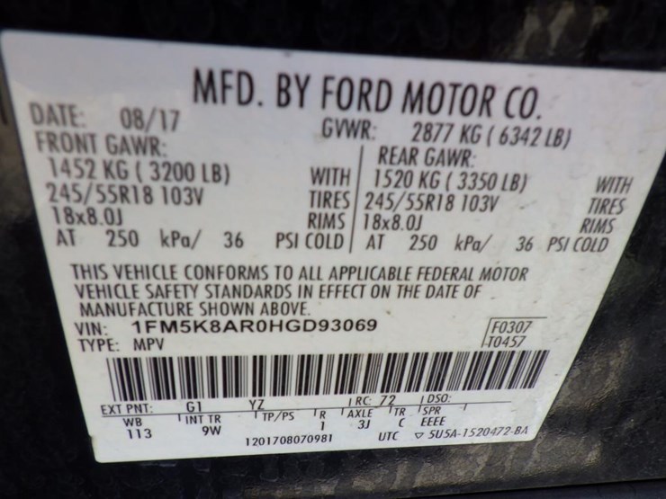 2017-ford-explorer-image-17