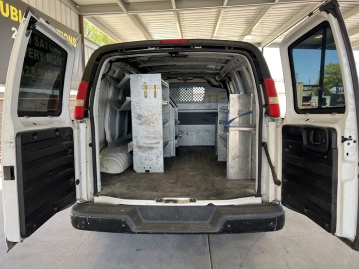 2014-chevrolet-express-2500-image-11