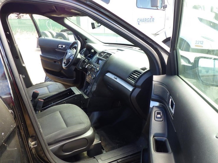 2018-ford-explorer-image-6