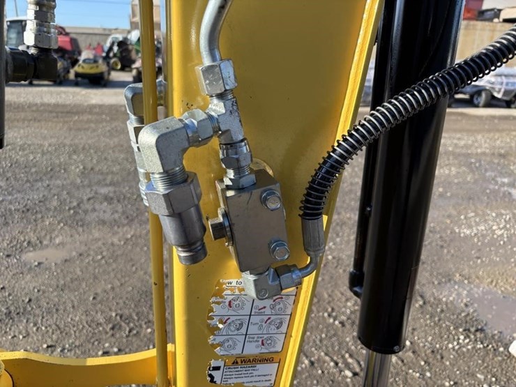 2020-yanmar-vi035-hydraulic-excavator-image-15