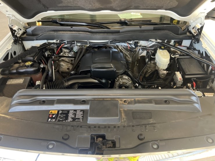 2015-chevrolet-silverado-3500hd-image-19
