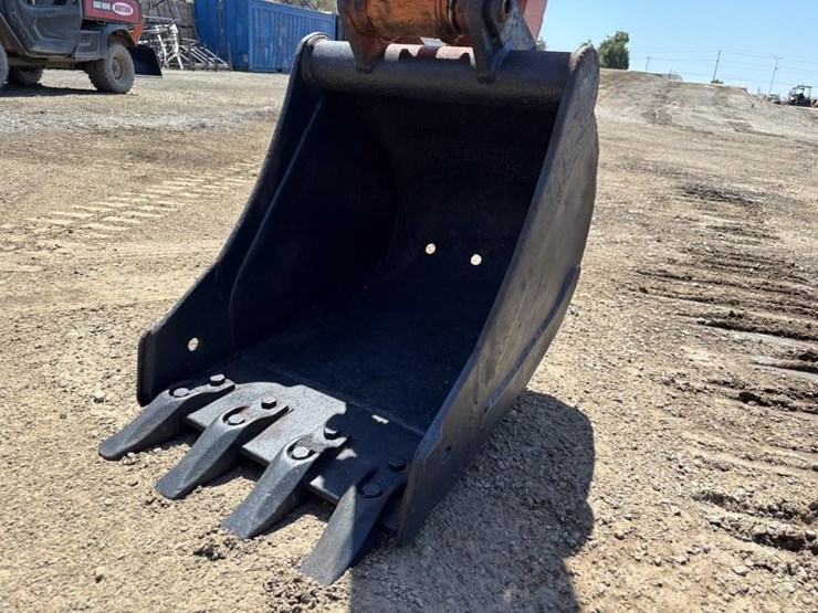 takeuchi-tb2507-hydraulic-excavator-image-10