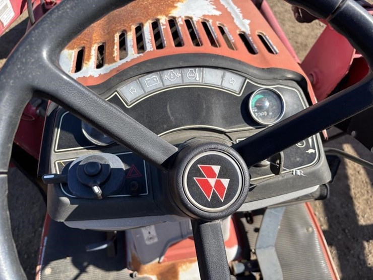 massey-ferguson-gc2310-image-16