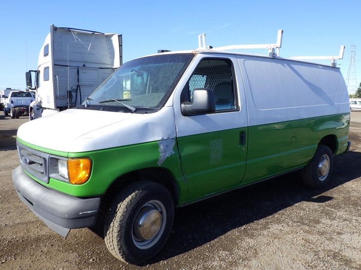 2003-ford-cargo-image-2