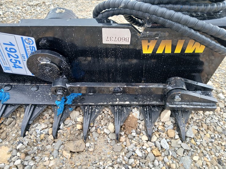 #19254-•-miva-hedge-trimmer-mini-excavator-attachment-image-6