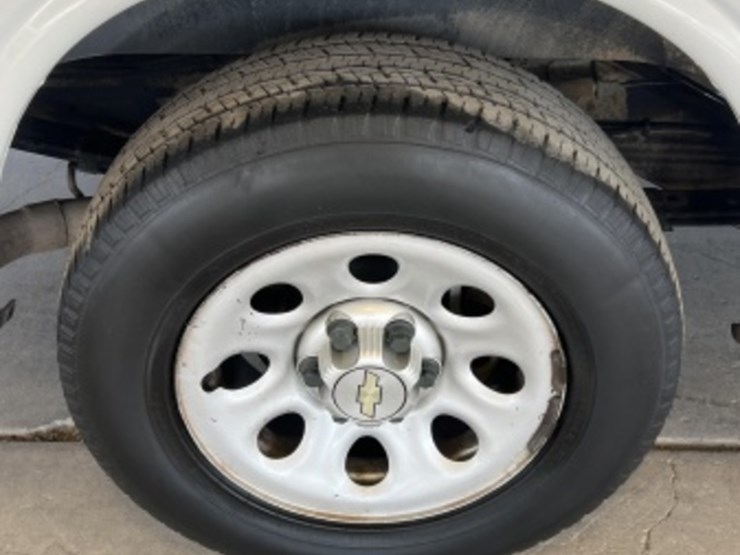 2012-chevrolet-express-1500-image-8