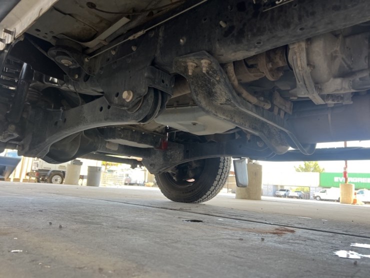 2013-ford-f550-image-27