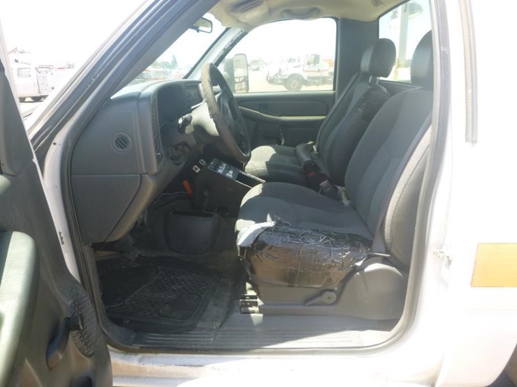 2007-gmc-3500-image-9