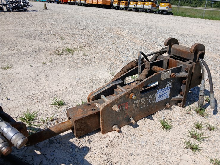 #20720-•-striker-hydraulic-hammer-excavator-attachment-image-1