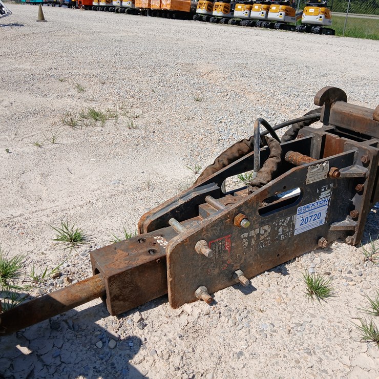 #20720 • Striker Hydraulic Hammer Excavator Attachment