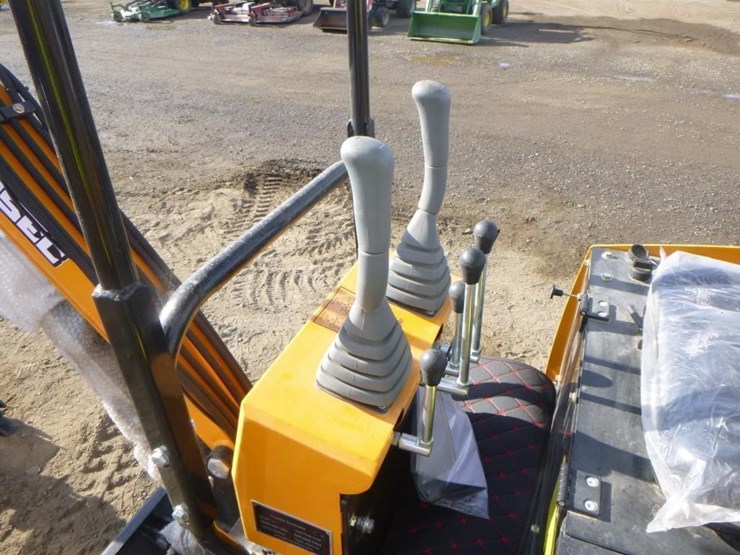 2025-vicsec-vc13-hydraulic-excavator-image-21