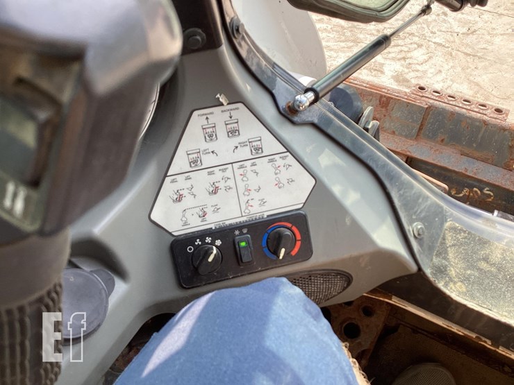 2015-bobcat-t770-image-17