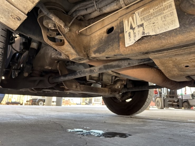2012-chevrolet-silverado-3500hd-image-26