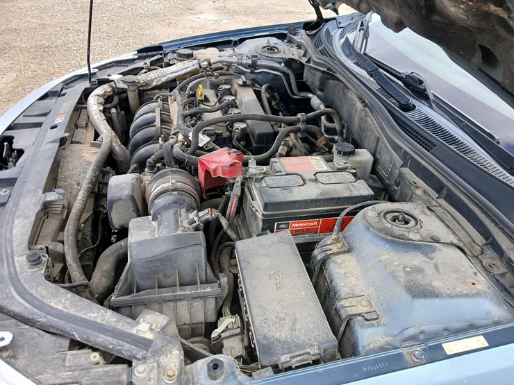 #20656-•-2012-ford-fusion-passenger-car-image-16
