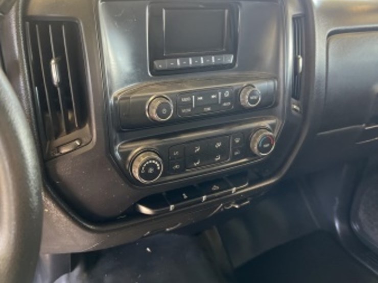 2015-chevrolet-silverado-3500hd-image-26