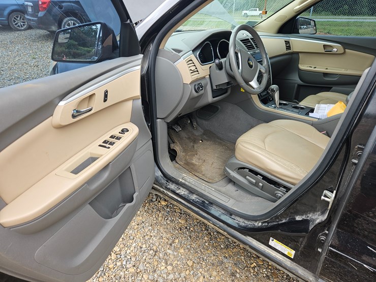 2011-chevrolet-traverse-image-20
