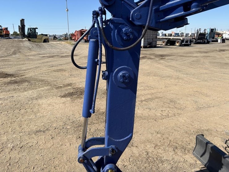 komatsu-pc28uu-image-14