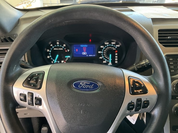 2013-ford-explorer-image-16